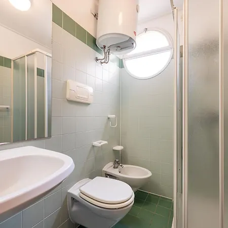 Nisportino Borgo Alloro, Fonte Ed Aida *