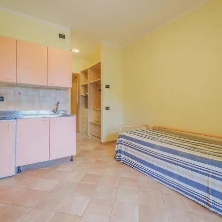 Nisportino Borgo Alloro, Fonte Ed Aida Apartment