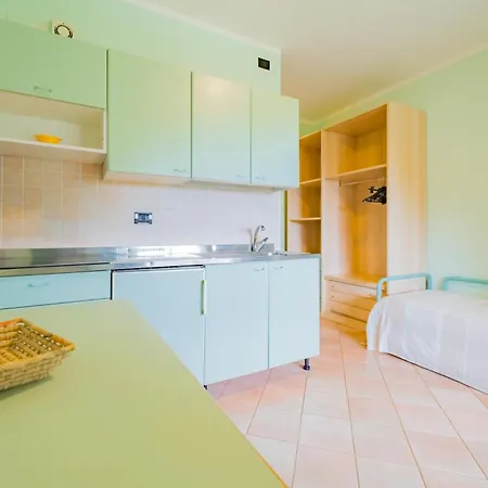 Nisportino Borgo Alloro, Fonte Ed Aida