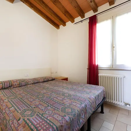 Nisportino Borgo Alloro, Fonte Ed Aida