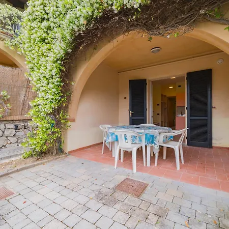 Appartement Nisportino Borgo Alloro, Fonte Ed Aida