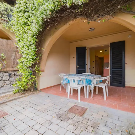 Apartment Relais Nisportino Borgo Alloro Fonte Ed Aida - Goelba